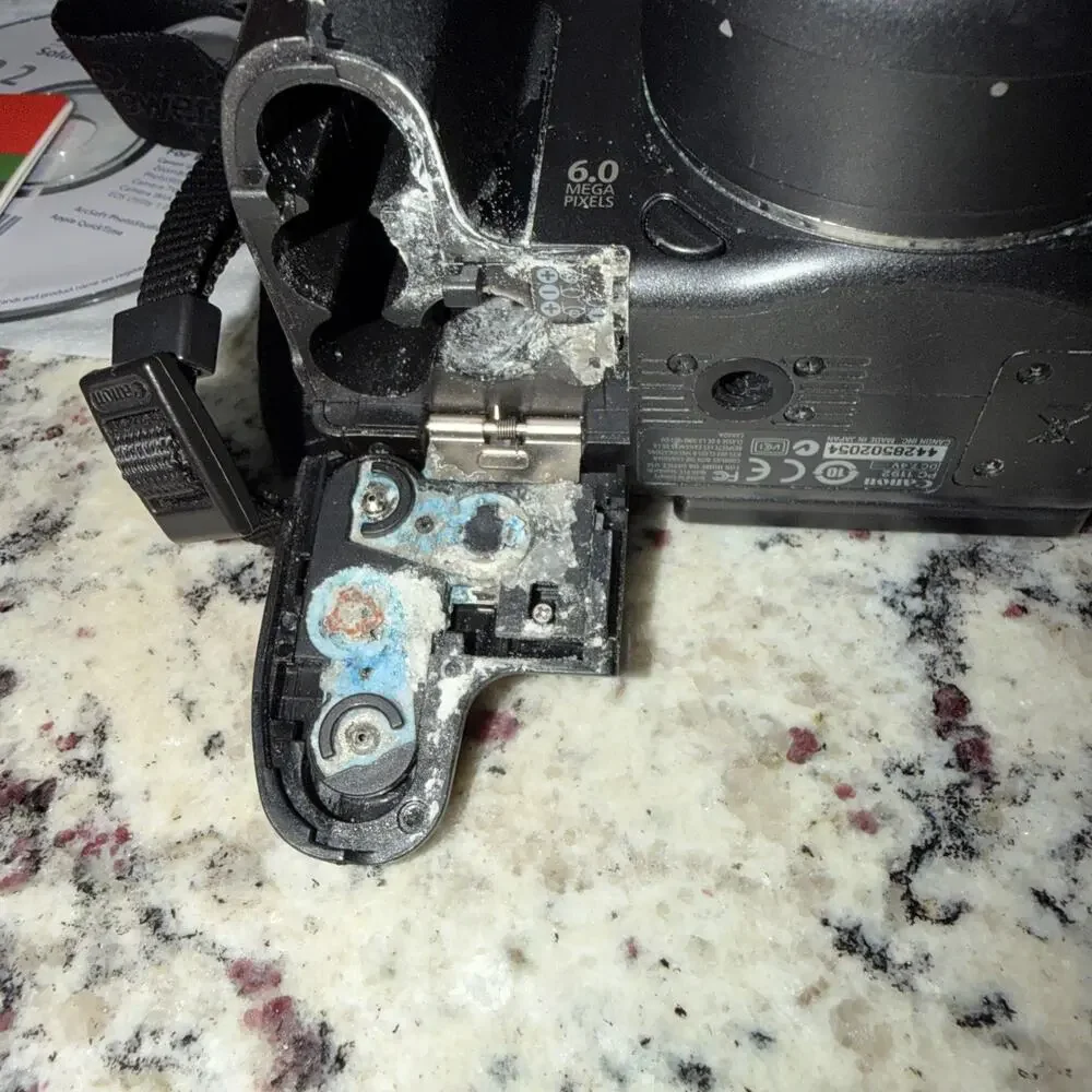 Canon PowerShot S3 IS 6.0MP Digital Camera Black In Box For Parts Not Working - Picture 2 of 10